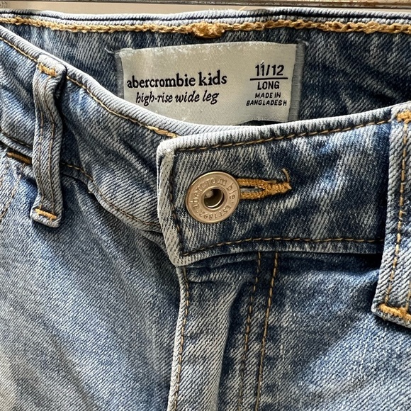 Abercrombie Kids Blue Straight Leg Jeans with Floral Design - Picture 10 of 14